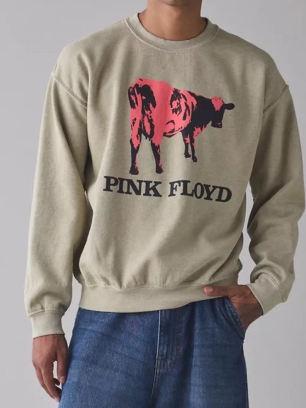 NWOT Urban Outfitters Pink Floyd Cow Graphic Crew Neck Sweatshirt Size Medium